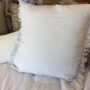 Coussin drop frangé 65x65 plume
