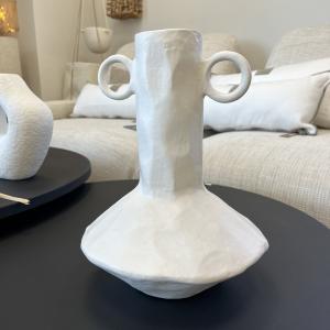 Vase ritual blanc