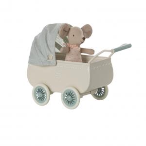 Landeau menthe avec bébé souris