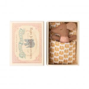 Souris bèbè dans sa boite